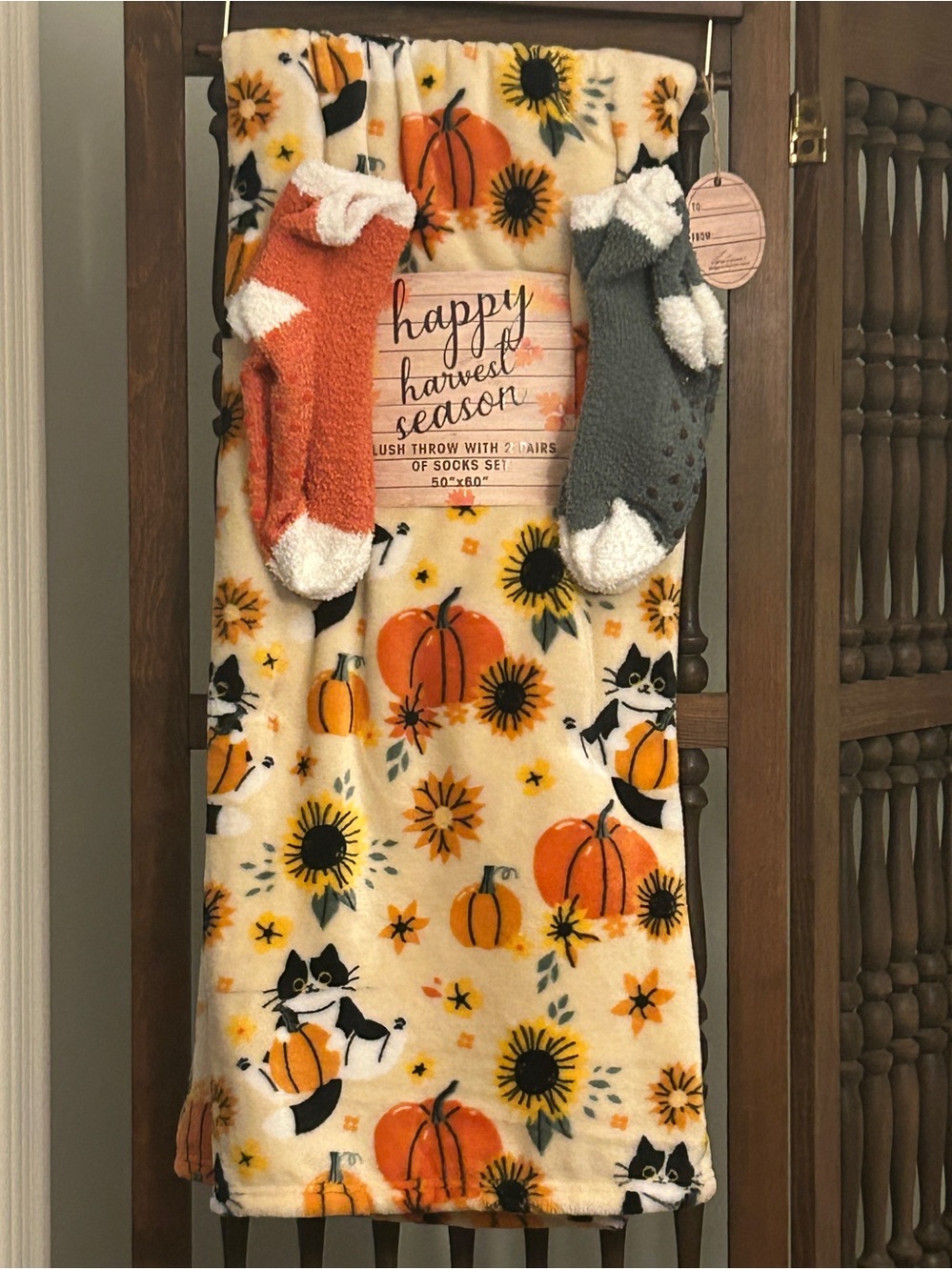 Macy's Harvest 3 PC Set Throw + Socks Set Pumpkins Cats & Sunflowers Plush Throw